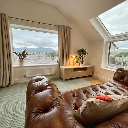 Porthmadog, Sleeps 11, 5 Bedrooms, 5 Bathrooms, Mountain Views Extérieur photo