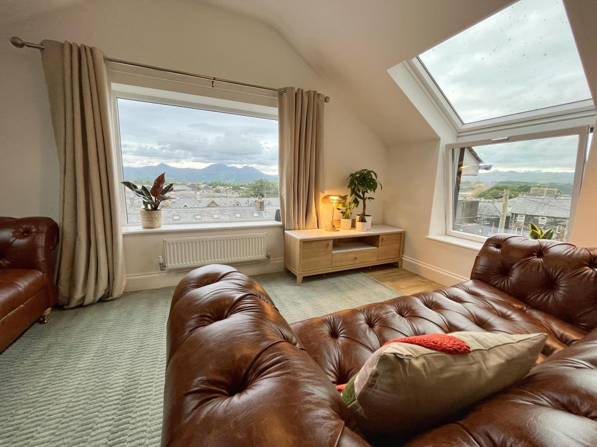 Porthmadog, Sleeps 11, 5 Bedrooms, 5 Bathrooms, Mountain Views Extérieur photo