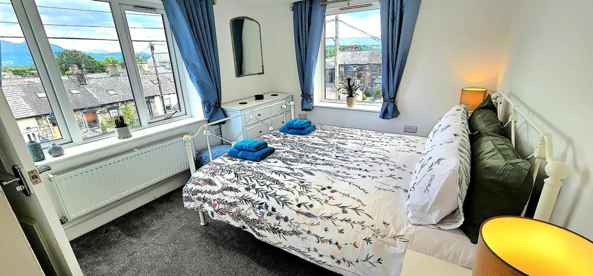Porthmadog, Sleeps 11, 5 Bedrooms, 5 Bathrooms, Mountain Views Extérieur photo