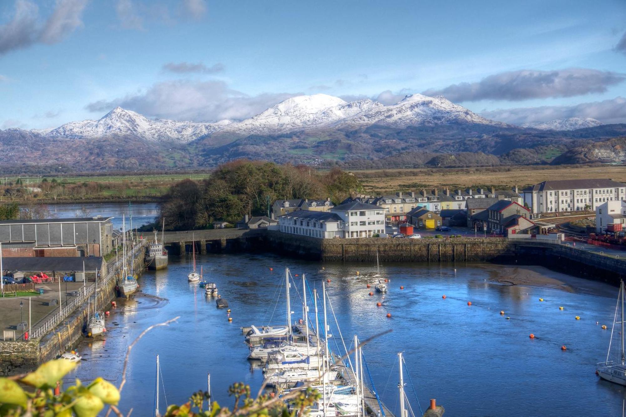 Porthmadog, Sleeps 11, 5 Bedrooms, 5 Bathrooms, Mountain Views Extérieur photo