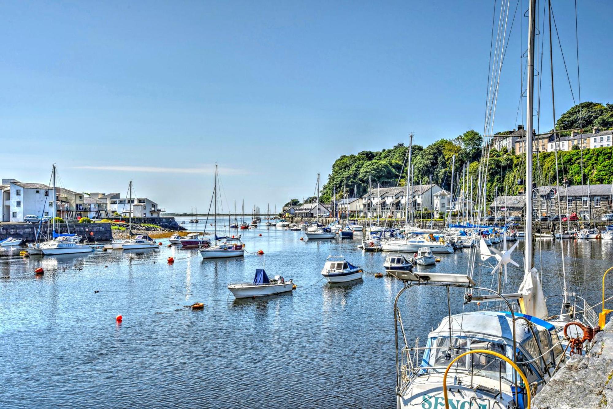 Porthmadog, Sleeps 11, 5 Bedrooms, 5 Bathrooms, Mountain Views Extérieur photo